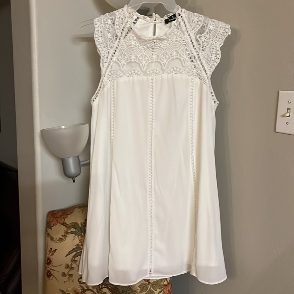 #182Lulus white midi dress,size L